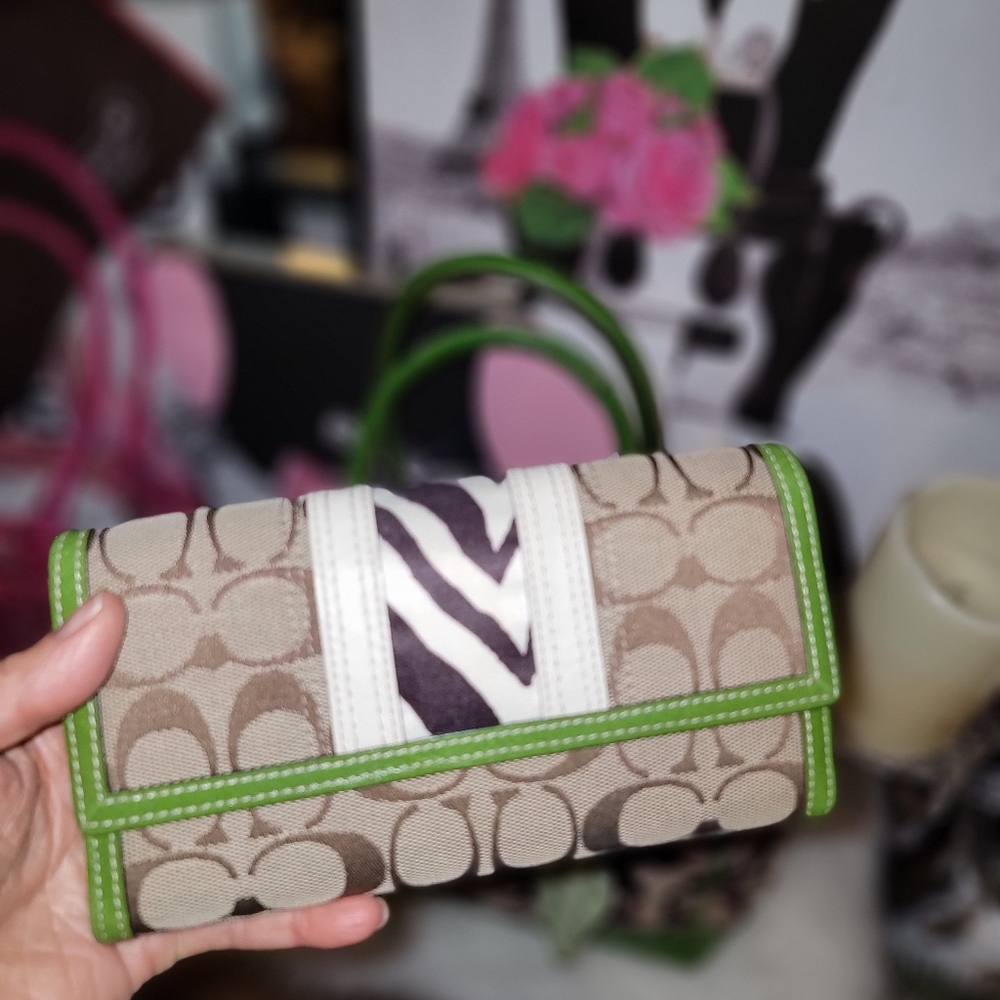 Vintage Coach signature jacquard leather green wallet zebra